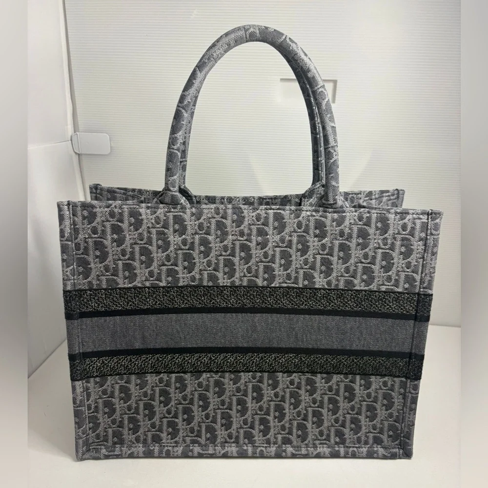 Christian Dior Medium Gray Oblique Book Tote - Picture 4 of 10